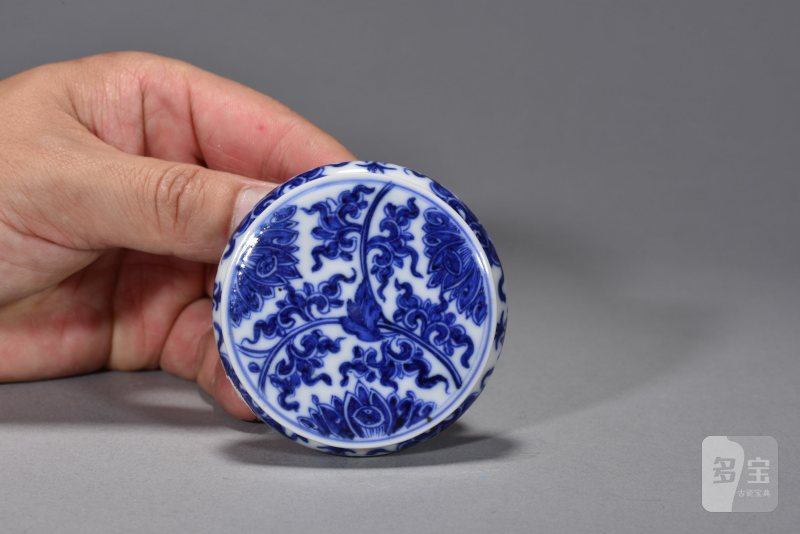 清康熙 青花缠枝莲纹印泥盒 - 图5